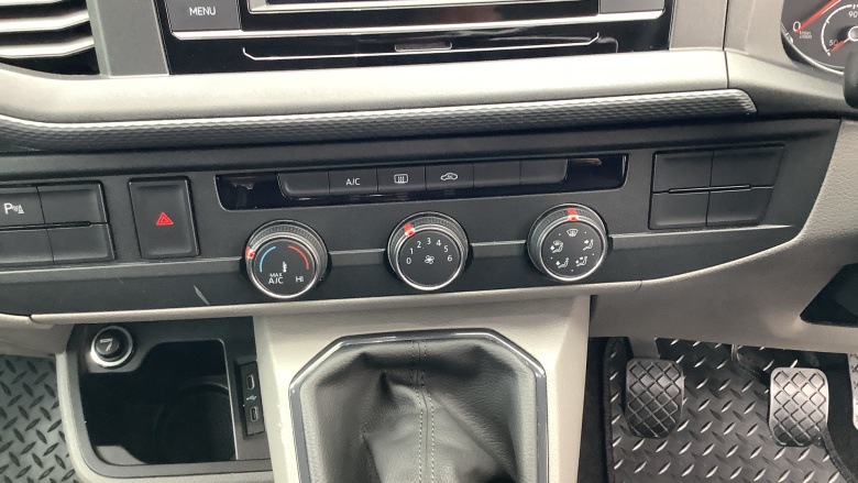 Volkswagen Transporter Shuttle T32 Swb Diesel 2.0 TDI 110PS SE Minibus